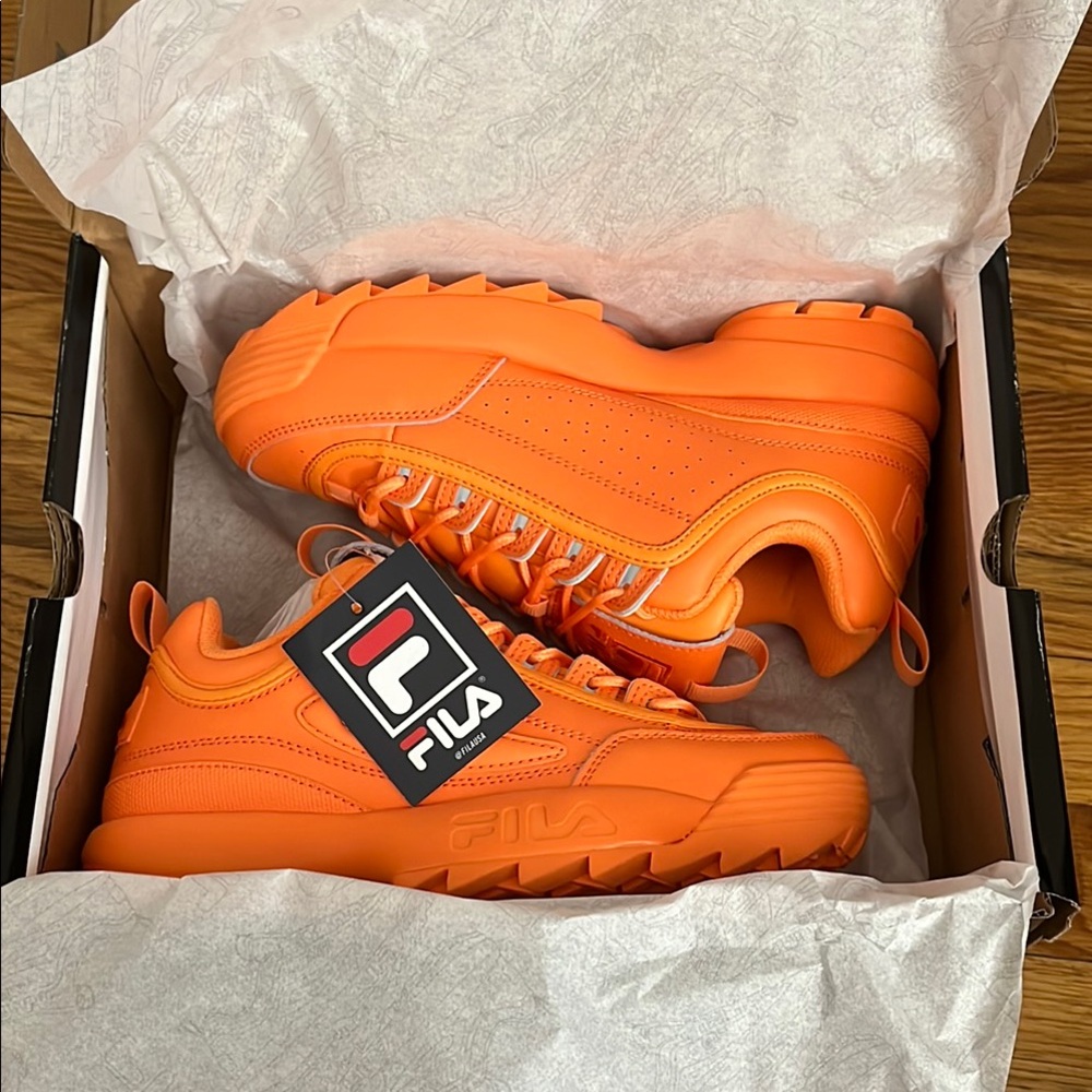 FILA NWT Disruptor II Premium Sneakers Neon Orange Tangerine